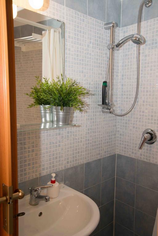Carol House Apartment Наполи Екстериор снимка